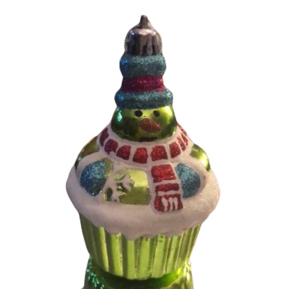 MR. SNOWMAN CUPCAKE ORNAMENT - Picture 1 of 6